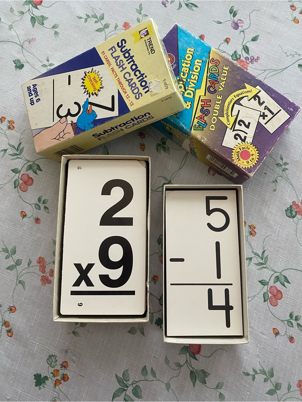 Vintage Flash Cards Set - Math Multiplication & Subtraction - Picture 1 of 2